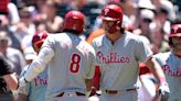 Castellanos, Schwarber HR, Sánchez works 6 strong innings as Phillies beat Giants to end 3-game skid