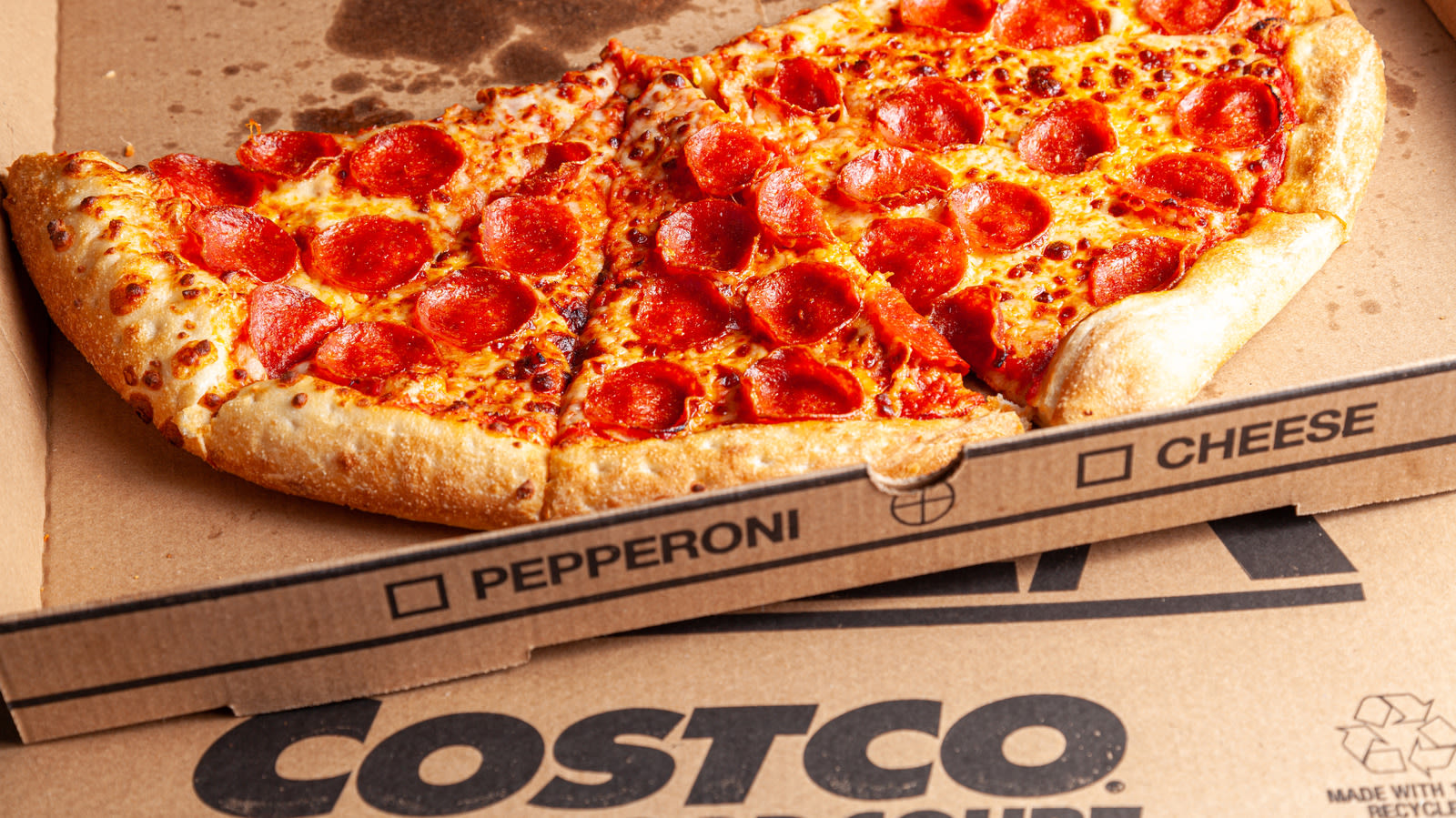 The Costco Food Court Pizza Hack That You'll Wish You Tried Sooner