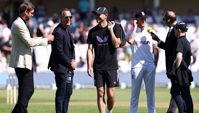 Spectators become spectres as Anderson, Broad loom large over England's toil