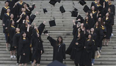 Universidad de California cancela acto de graduación tras arrestos de manifestantes