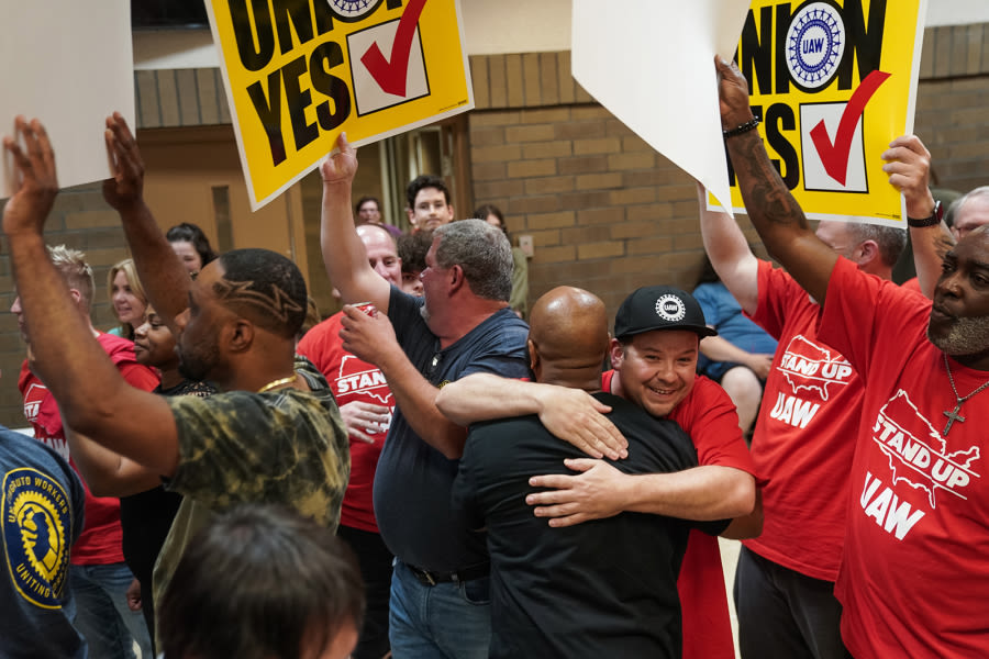 As a key labor union pushes into the South, red states push back