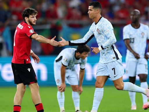 Georgia's Kvaratskhelia steals the show vs. 'boyhood idol' Ronaldo