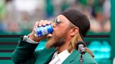 Nick Mangold chugs beer at Rangers-Hurricanes playoff game
