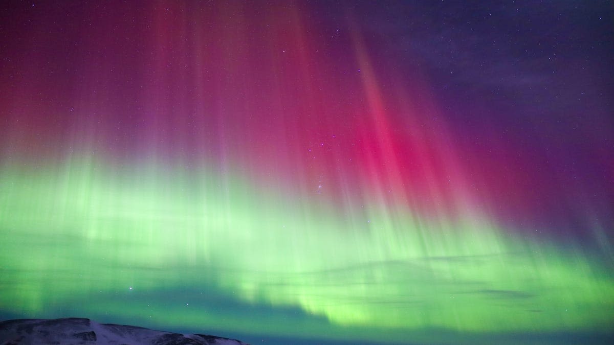 Use Your iPhone to Take Stunning Long-Exposure Photos of This Weekend's Aurora Light Shows