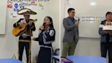 Alumnos peruanos contrataron mariachis para sorprender a su profesor en universidad y dicen: “Se aprobó”