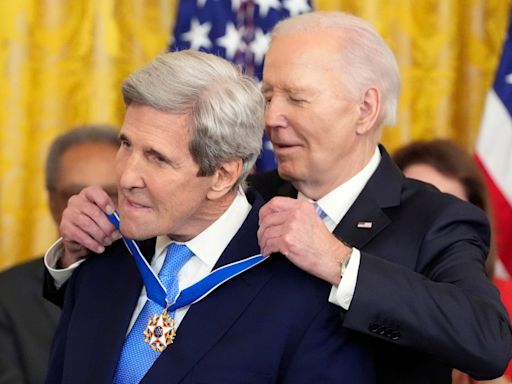 Kerry blasted for secrecy, and receives Presidential Medal of Freedom