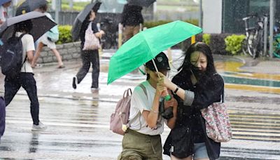 假期天氣｜雷雨區迫近 天文台：5月1日或有狂風雷暴 尖東煙火表演或受影響