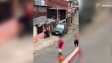 Video: Hombre dispara a otro en un pie delante de mujer y niña en Aserrí | Teletica