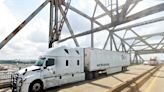 I-10 bridge eastbound lanes closed at Lake Charles, Louisiana - TheTrucker.com