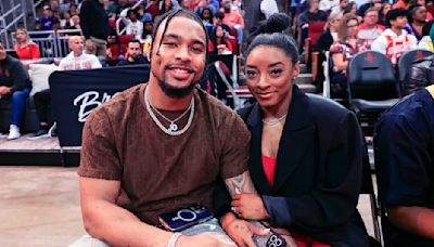 Jonathan Owens tracks wife Simone Biles' scores on the flight home: 'Can't miss it!'