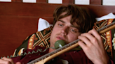 Joe Keery Makes Debut as Stephen Malkmus in New 'Pavements' Clip │ Exclaim!