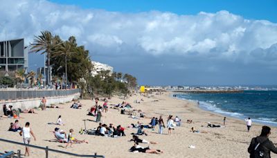 Majorca Tourists Run From Meteotsunami as Freak Wave Swallows Up Beaches and Streets