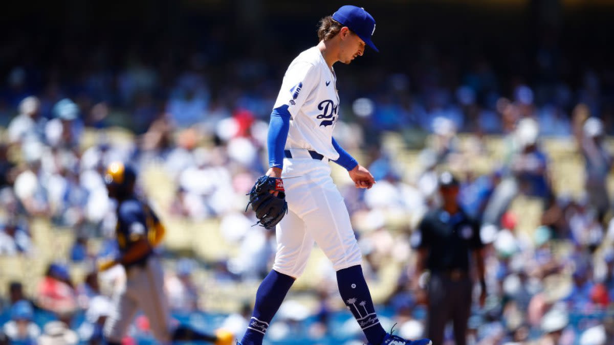 Dodgers can't complete sweep, blown out by Brewers 9-2