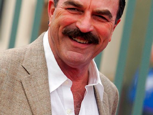 In new memoir, Tom Selleck looks back at the hard years that made him a star in 'Magnum, P.I.'