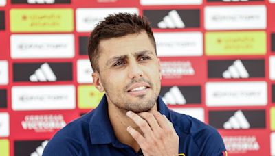 Rodri, sobre la posibilidad de ganar el Balón de Oro: "Hay gente que piensa que es injusto que yo gane y Xavi e Iniesta no. En parte estoy de acuerdo"