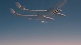 Stratolaunch's huge Roc plane drops hypersonic test vehicle for 1st time (video)