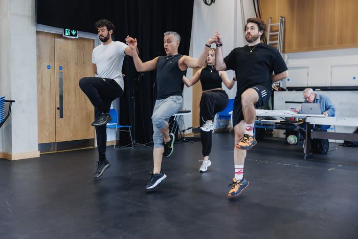 Photos: Les Dennis and More in Rehearsal For TWELFTH NIGHT at Shakespeare North