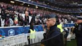 Torcedores de Lyon e PSG brigam antes da final da Copa da França