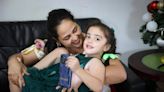 Niña con autismo y su familia buscan un nuevo hogar luego del incendio en su apartamento