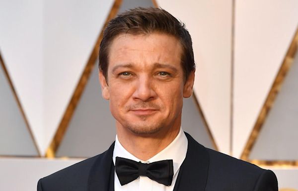 Jeremy Renner Flees His Home Amidst Devastating Wildfires