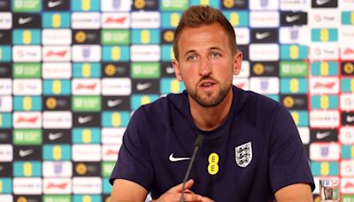 Kane tells Lineker to back England, not criticise