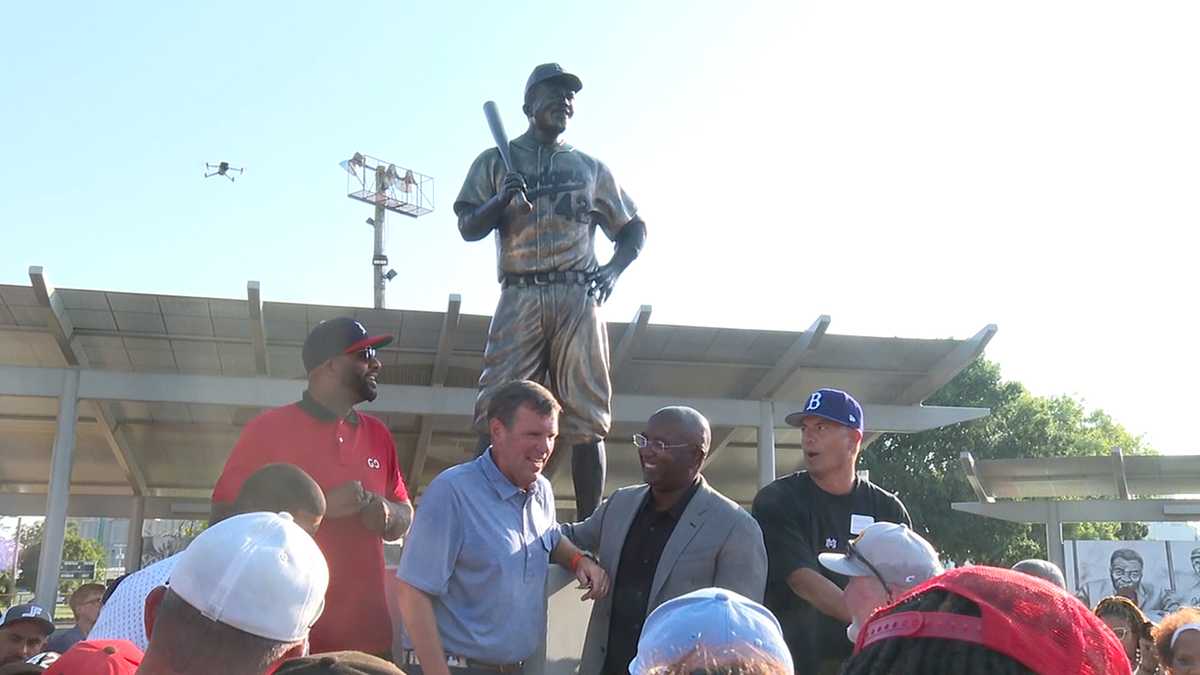 Rebuilt Jackie Robinson statue returns to Kansas 6 months after the original was stolen