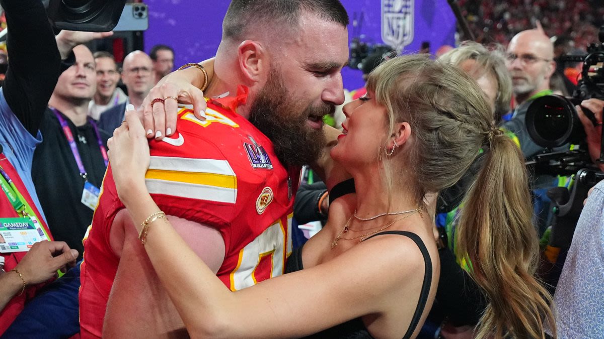 Taylor Swift Was Worried Her Fame Would "Scare" Travis Kelce "Away" When They Started Dating, Source Claims
