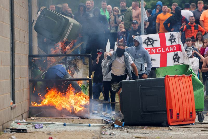 Britain's Starmer condemns 'far-right thuggery' as unrest flares again