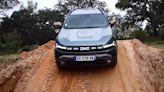 All-new Dacia Duster TCe 130 Extreme 4x4 Offroad driving