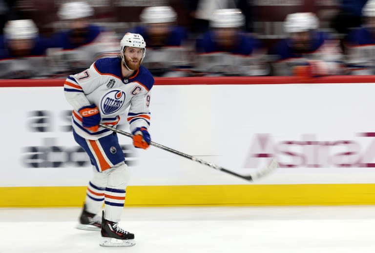 Oilers down Panthers to keep Stanley Cup dream alive