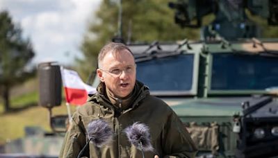Presidentes de Polonia y Lituania supervisan ejercicios militares conjuntos en la frontera común