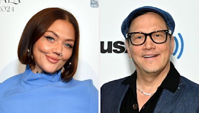 Elle King Revealed She Doesn’t Want To Be “Associated” With Her Dad, Rob Schneider, Because He Is “Not Nice”