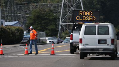 Four-acre wildfire near Canby and Oregon City closes highway, prompts Level 3 evacuation orders