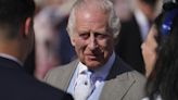 El Palacio Buckingham revela el primer retrato oficial de Carlos III tras su coronación