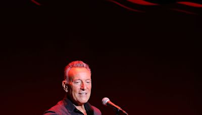 Bruce Springsteen, Jerry Seinfeld, Jon Stewart part of Stand Up for Heroes fundraiser