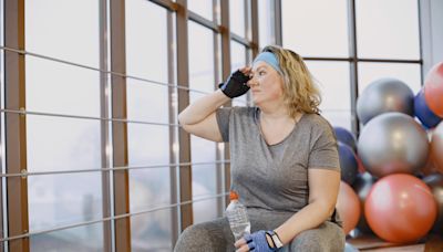 Mulheres com seios maiores suam menos em exercícios físico, aponta pesquisa; Saiba por quê