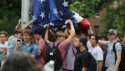 UNC fraternity brothers defend reinstated American flag from campus mob who replaced with Palestinian flag