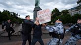 Partidarios de Navalny celebran su 47º cumpleaños con protestas
