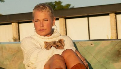 Xuxa vai dar banho de loja em cães e gatos para incentivar adoção no Fantástico