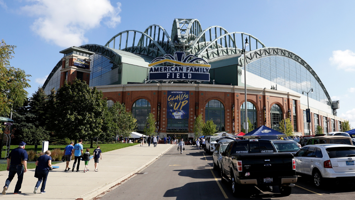 Eleven fans injured at Brewers' American Family Field after escalator malfunctions after game