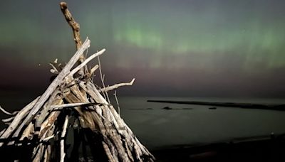 Expert compares Northern Lights phone photos to our eyes