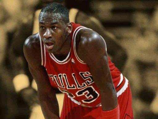 "I would literally write down how many steps he took every game" — How Tim Grover's obsession propelled Michael Jordan to GOAT status