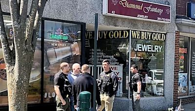 UPDATE: Quartet Flees Following Botched Maywood Jewelry Store Robbery