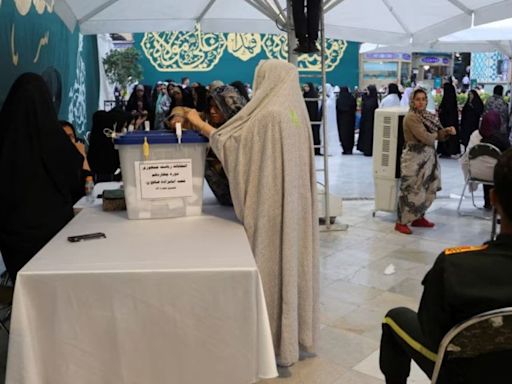 Iran: Voting hours extended after Ayatollah Khamenei orders high turnout