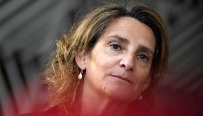 Teresa Ribera, "honrada" por su nuevo cargo, enfrenta críticas de la oposición