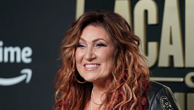 Jo Dee Messina sets off on New England tour