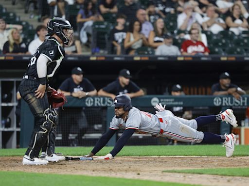 Twins score twice in 11th vs. White Sox