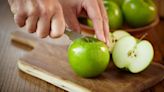 ¿Qué beneficios tiene comer una manzana verde en ayunas?