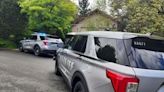 Assault suspect turn self in after a two hour standoff with deputies in Everett