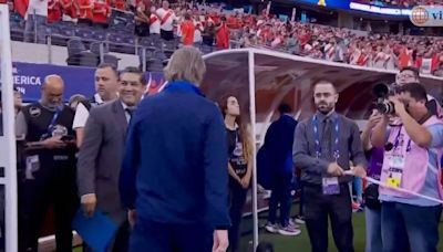 Hinchas peruanos abuchearon a Ricardo Gareca durante el anuncio de alineación de Chile en Copa América 2024